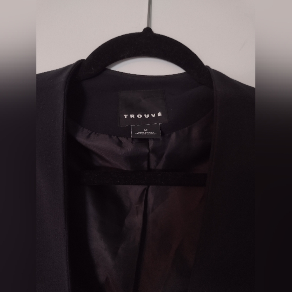 Trouve black women's blazer zippered pockets size medium good used condition - Picture 3 of 4